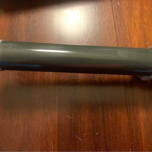 Beachwaver Pro 1.25. New, Dual Voltage 120-240V. Excellent Condition. - Picture 4 of 4